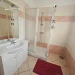 La Gialla Homestay *